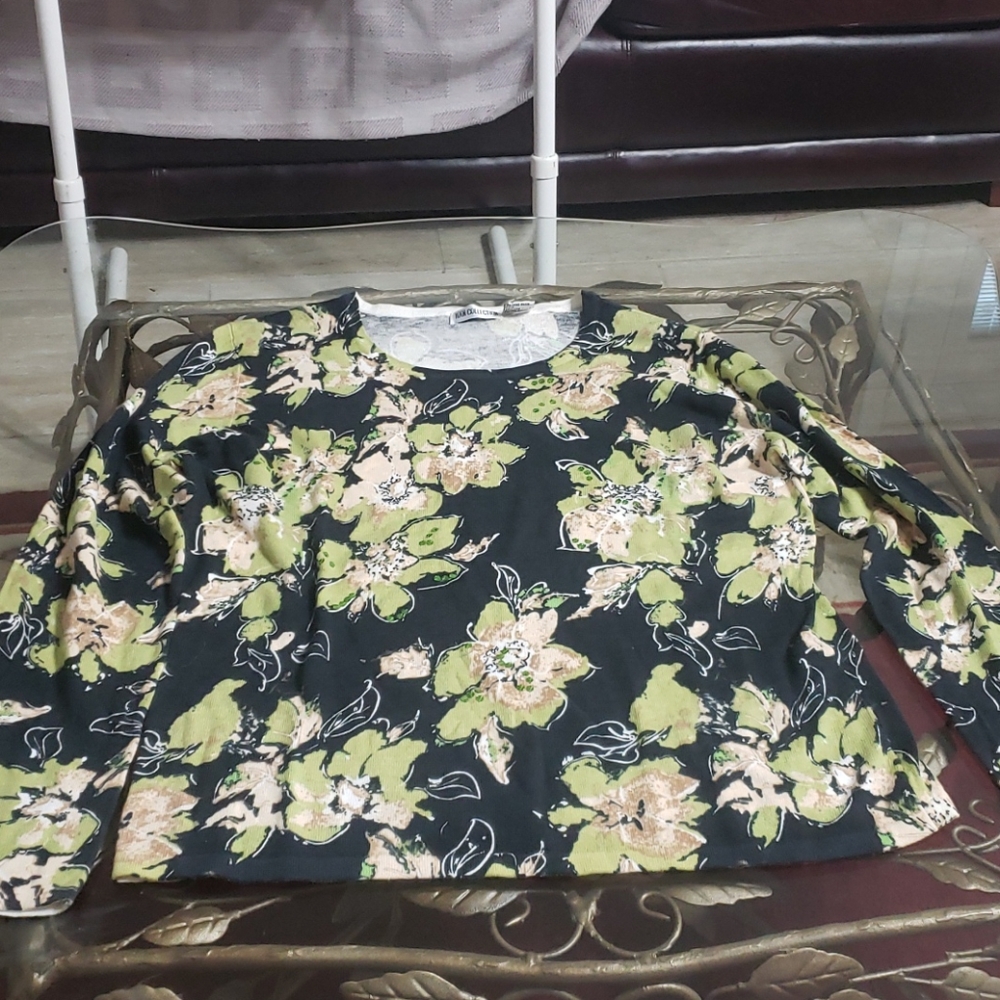 TIAN COLLECTION LONG SLEEVE TOP SIZE LARGE